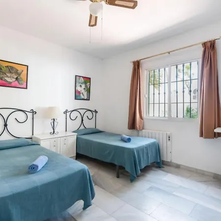 Global Romeral - By Global Holidays 20988 *